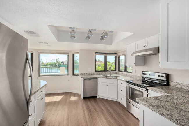 Building Photo - 8175 E Del Cuarzo Dr