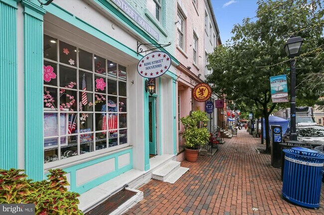 Building Photo - 505 E Braddock Rd