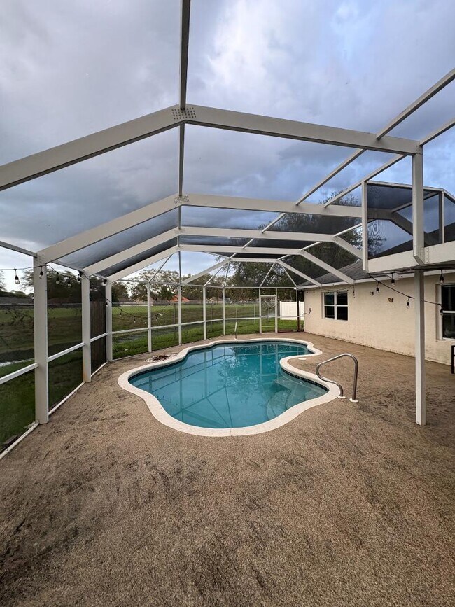 Building Photo - 436 Mango Cir