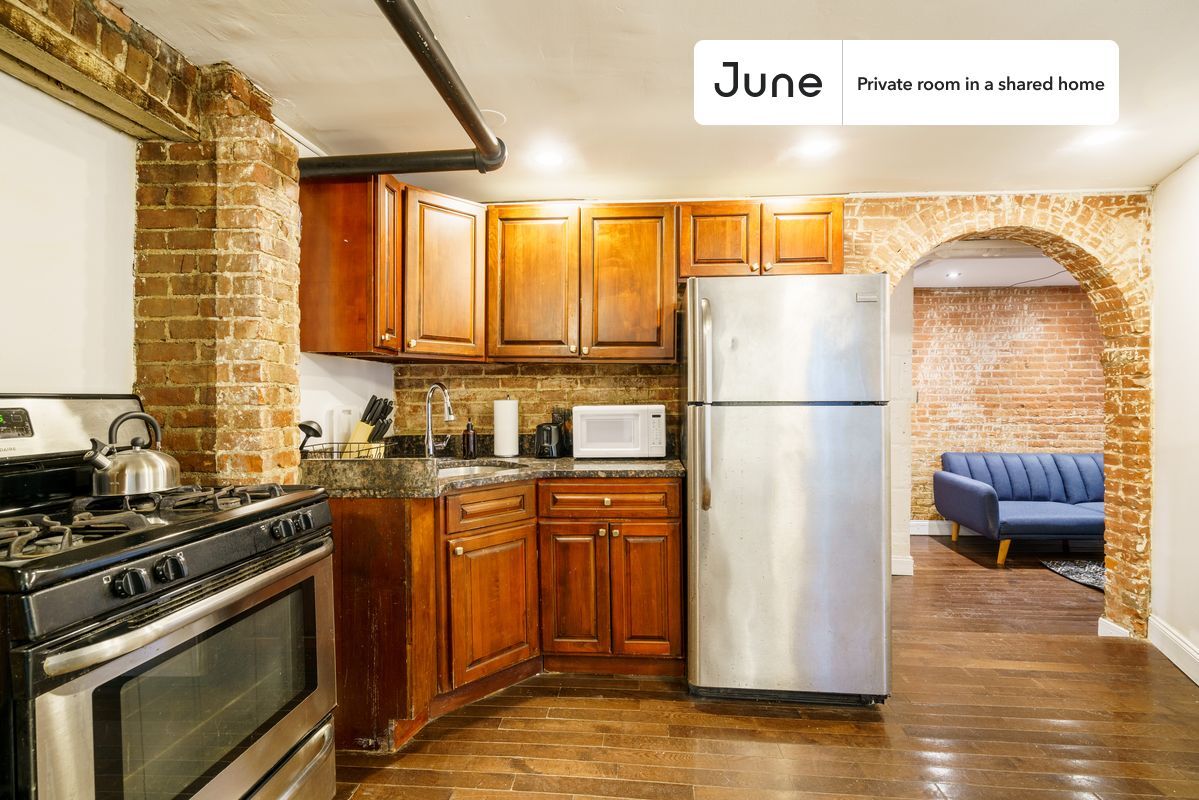 Building Photo - Room in Shared 5 bed/1.5 bath home in Bedford-Stuyvesant