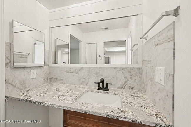 Building Photo - 3100-3111 Sir Hamilton Cir