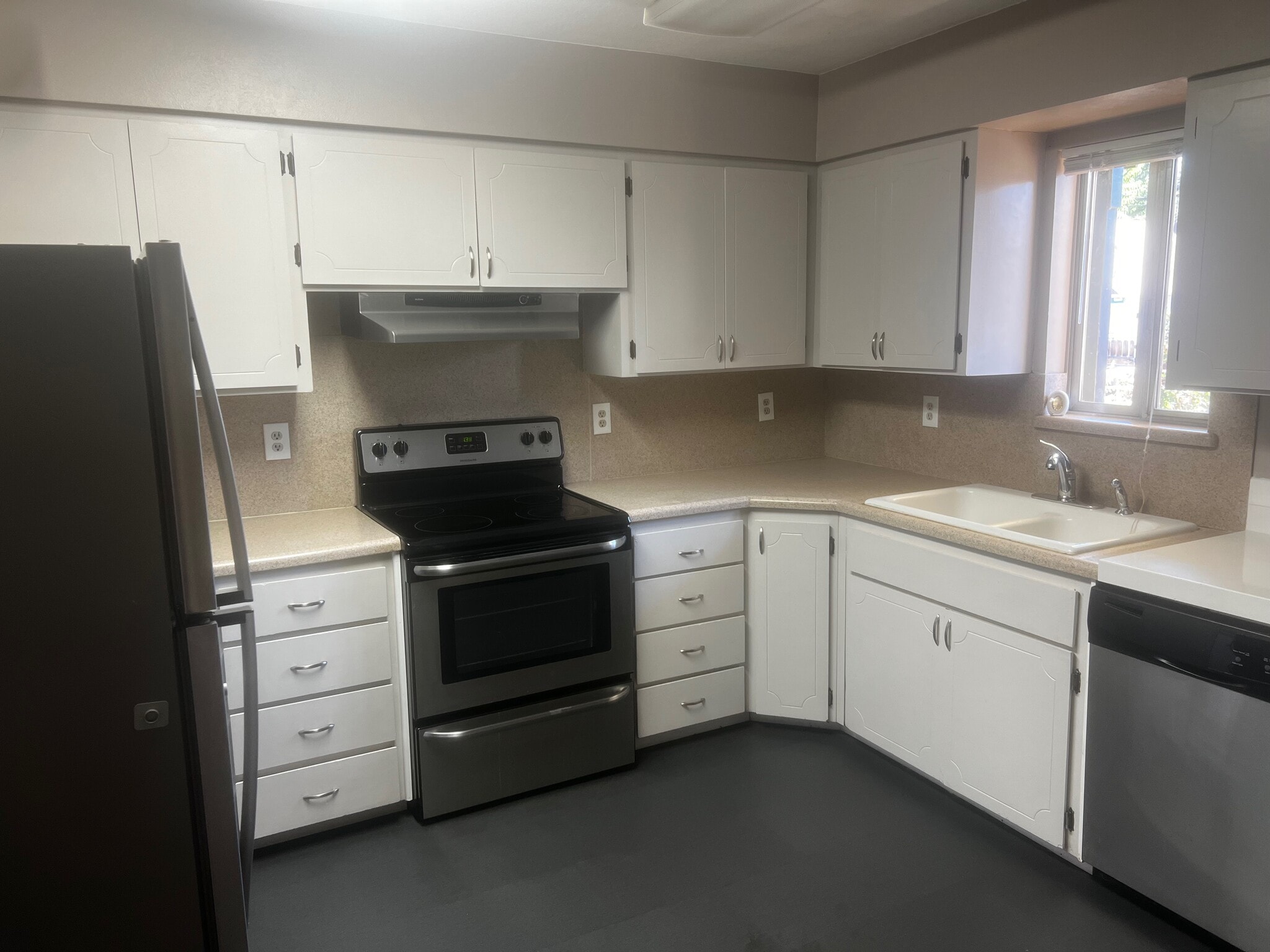 kitchen - 1509 N 12th St