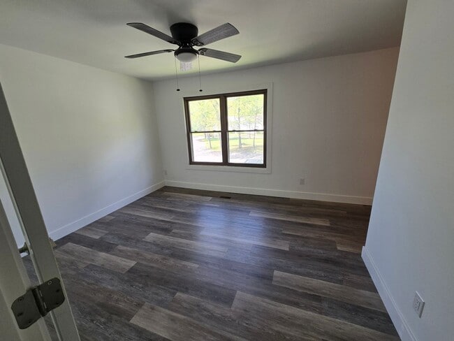 Building Photo - 1304 Seaton Rd