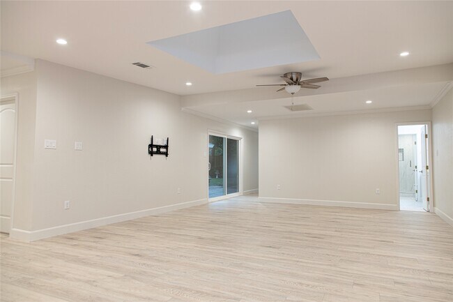 Building Photo - 3619 S Braeswood Blvd