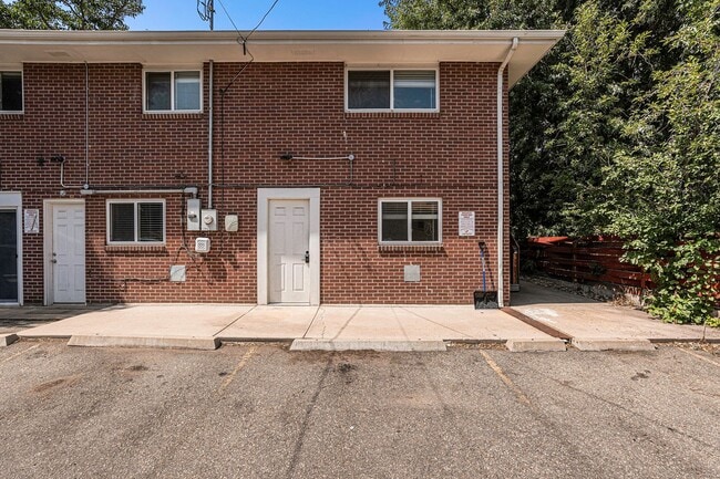 Building Photo - 872-872 19th St
