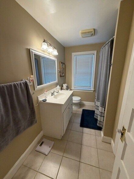 Bathroom - 126 S Haviland Ave