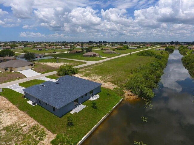 Building Photo - 1315-1315 NE 8th Pl