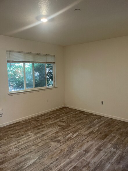 Building Photo - 391 S Sanderson Way