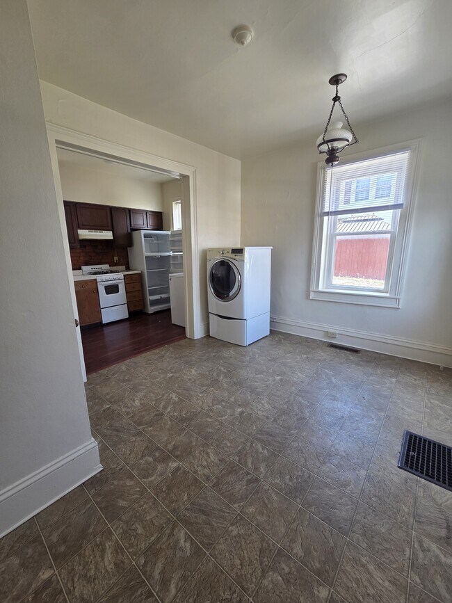 Building Photo - 414 N Lee St