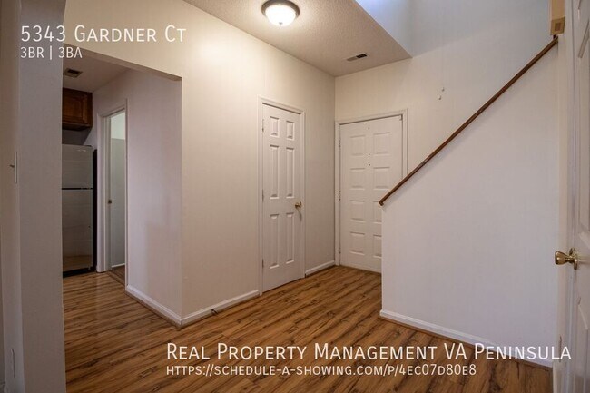 Building Photo - 5343 Gardner Ct