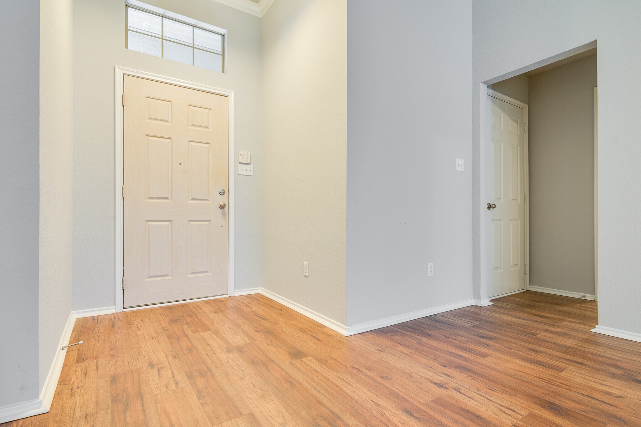 Front Entry - 956 Carlin Ln