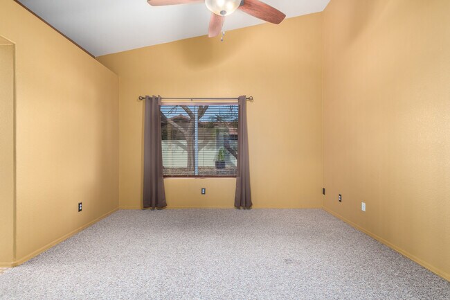 Building Photo - 9150 W Grovers Ave