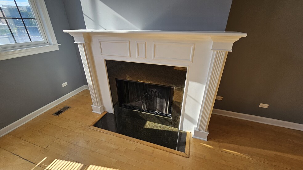 Building Photo - 511 N Hartland Ct