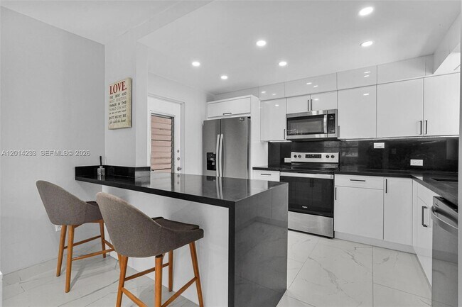 Building Photo - 1075 93rd St