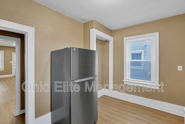 Building Photo - 2545 Sullivant Ave