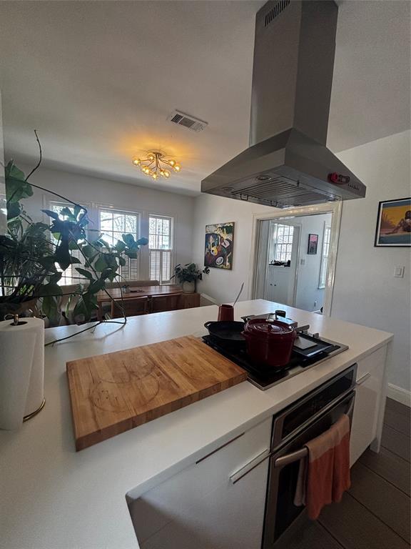 Building Photo - 917 E 39th St