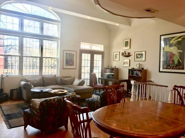 Building Photo - 1933 N Sedgwick St