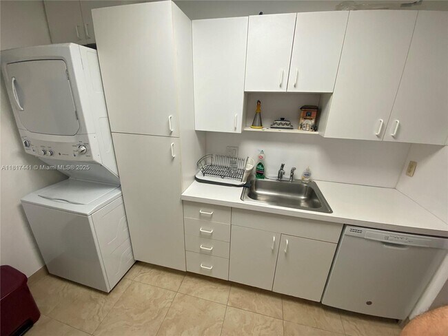 Building Photo - 7965 SW 86th St