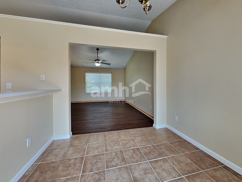 Building Photo - 2565 Chateaugay Ct