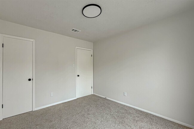 Building Photo - 2330 Grindstone Ln