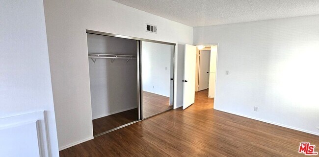 Building Photo - 2349 S Bentley Ave