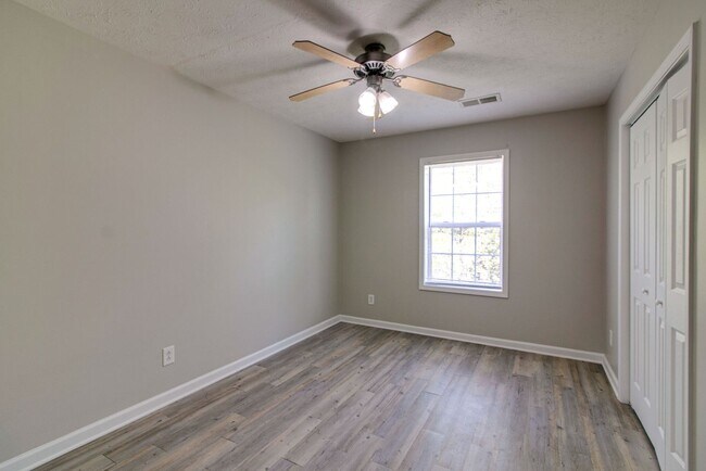 Building Photo - 821 Oak Arbor Ct