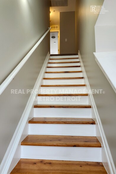 Building Photo - 1386 Raliegh Pl