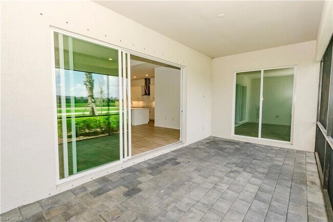 Building Photo - 5947 Sunningdale St
