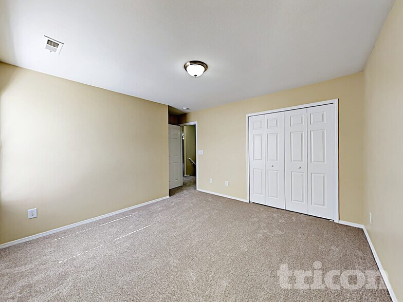 Building Photo - 2801 Buckleigh Dr