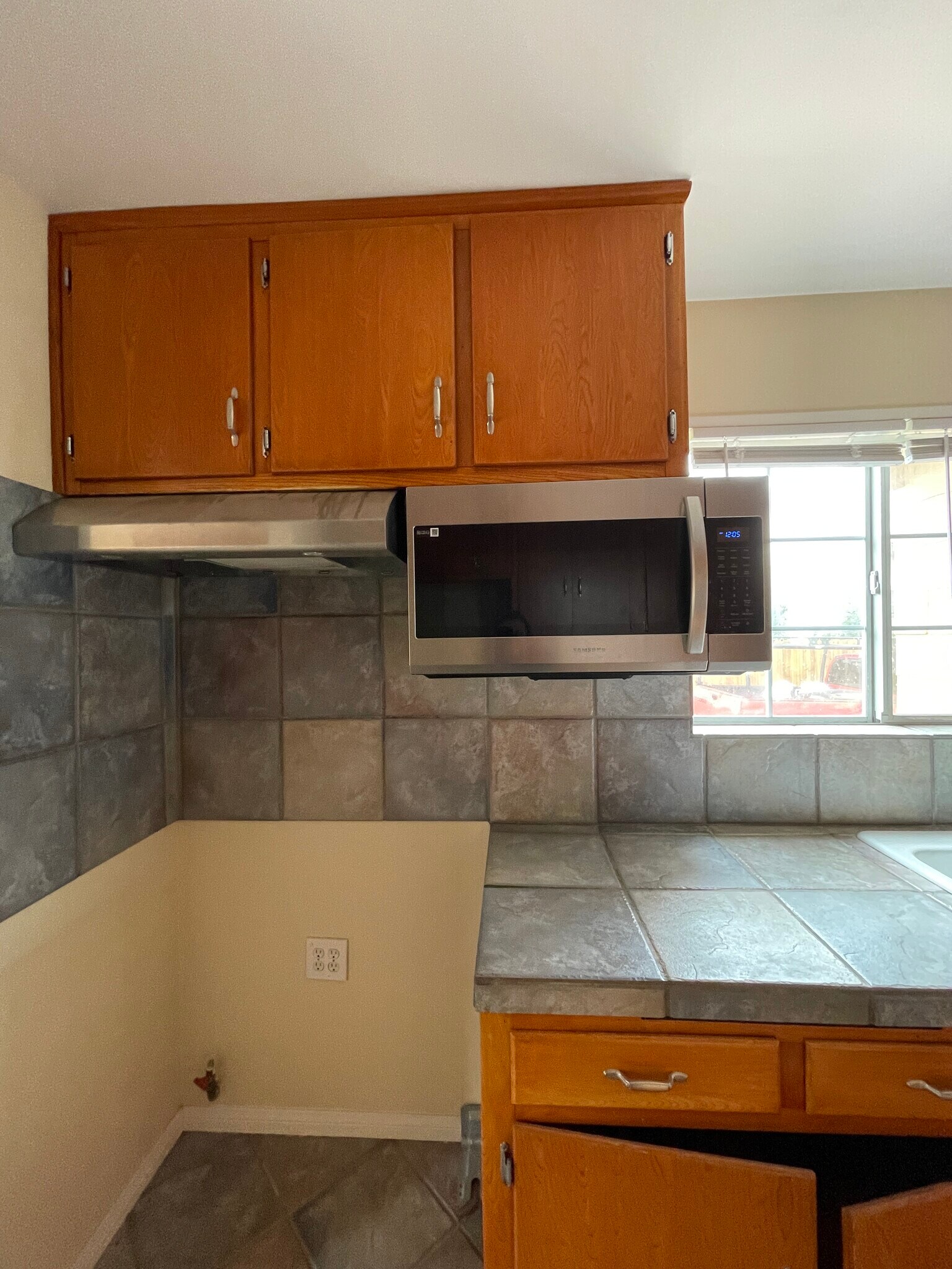 Stove and fridge will be installed - 3538 W 118th Pl