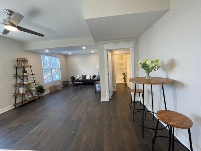 Building Photo - New 2 Bedroom 2 Bathroom Flat in Ralston
