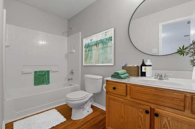 Building Photo - 468 Brookbank Dr