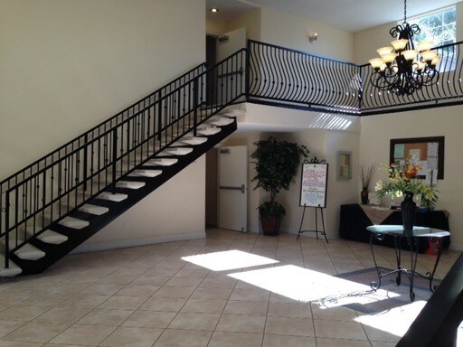 Building Photo - 54TH ST - Beautiful 1/1 Condo w Patio, Sta...