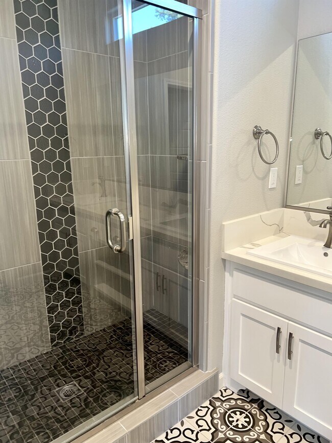 Building Photo - 233 Karen Ave