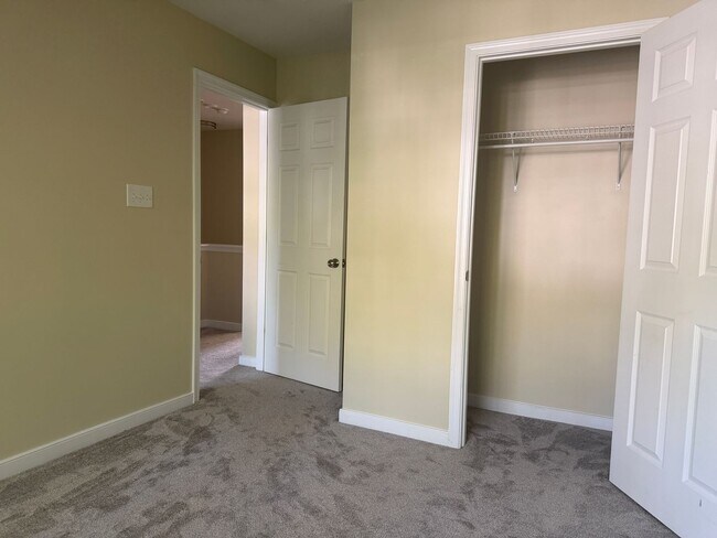 Building Photo - Upgraded 3 Bedroom Townhome North Chesterfield