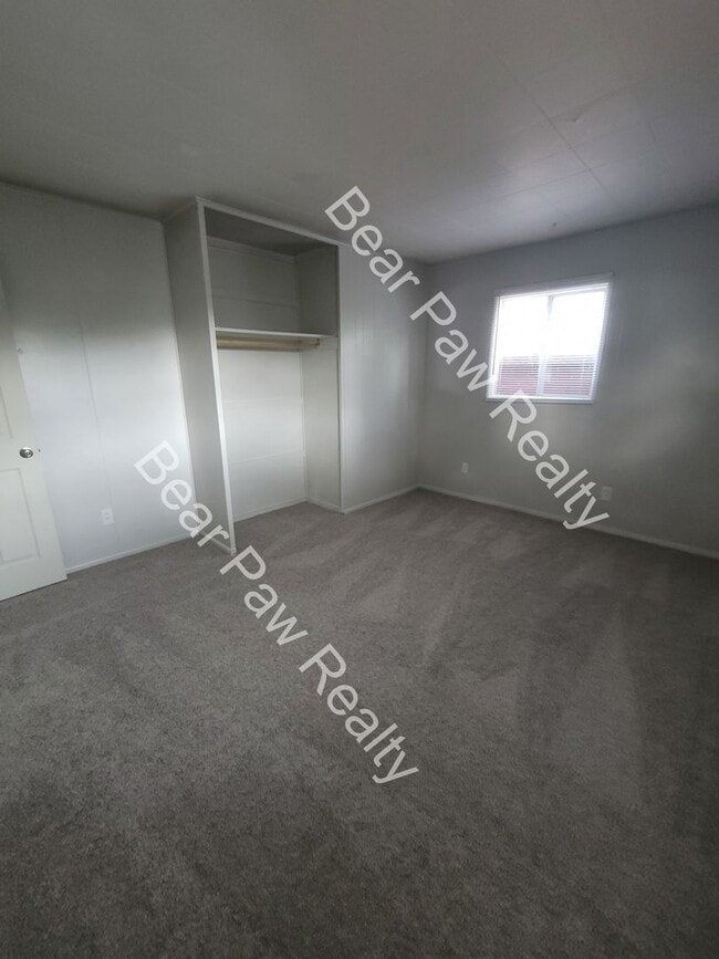 Building Photo - 1225 S Arp Ave