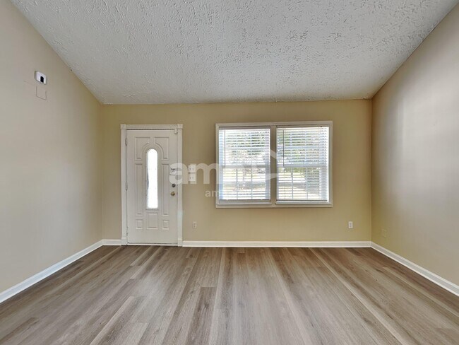 Building Photo - 7019 Beaverwood Dr