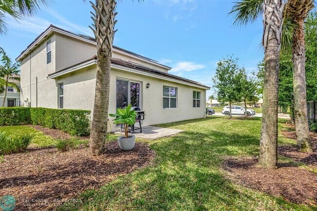 Building Photo - 92 Palmetto Ln