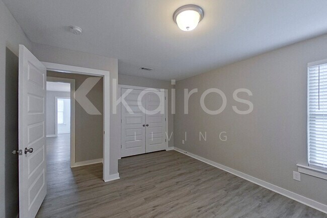 Building Photo - 11401 Crimson Ridge Rd