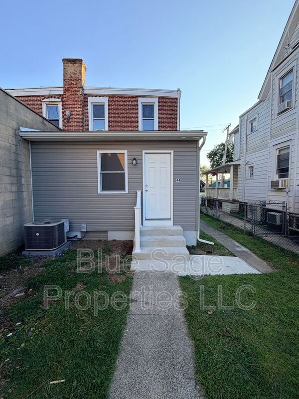 Building Photo - 44 W Winona Ave