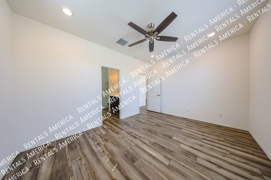 Building Photo - 18063 W Soft Wind Dr