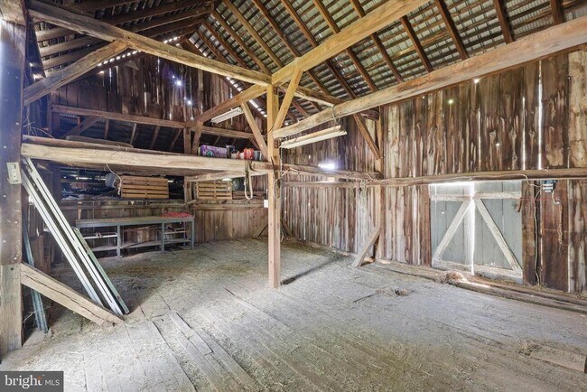 Building Photo - 8606 Yellow Springs Rd