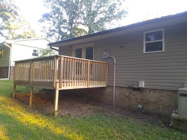 Building Photo - 3516 Marquis Dr