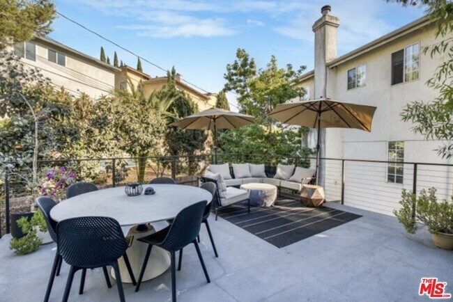 Building Photo - 4852 Seldner St E