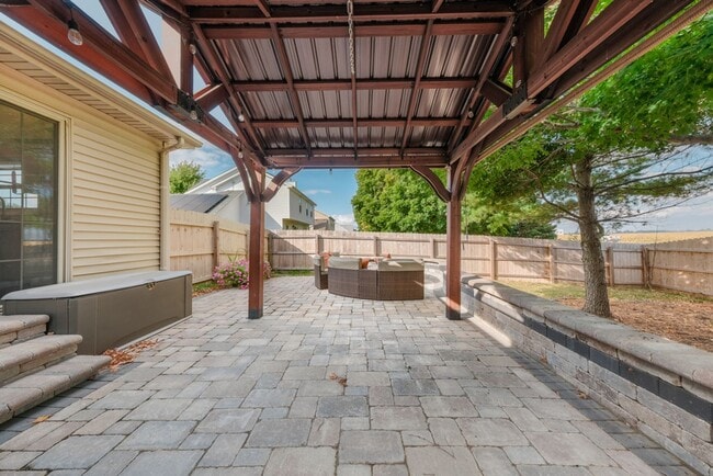Building Photo - 4 Bed / 3 Bath ranch home