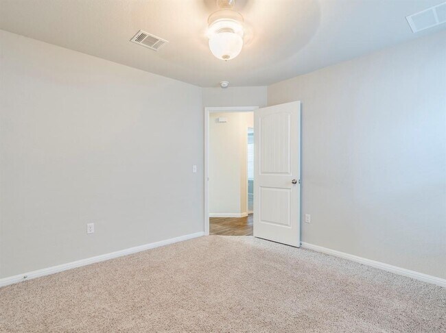 Building Photo - 392 Blue Sage Dr