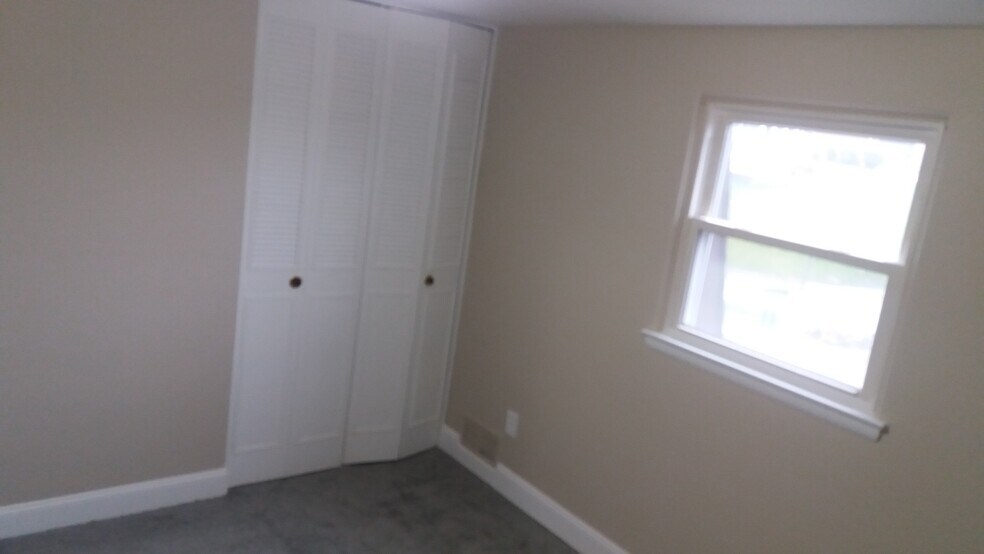 Building Photo - 1386 Lincoln Dr