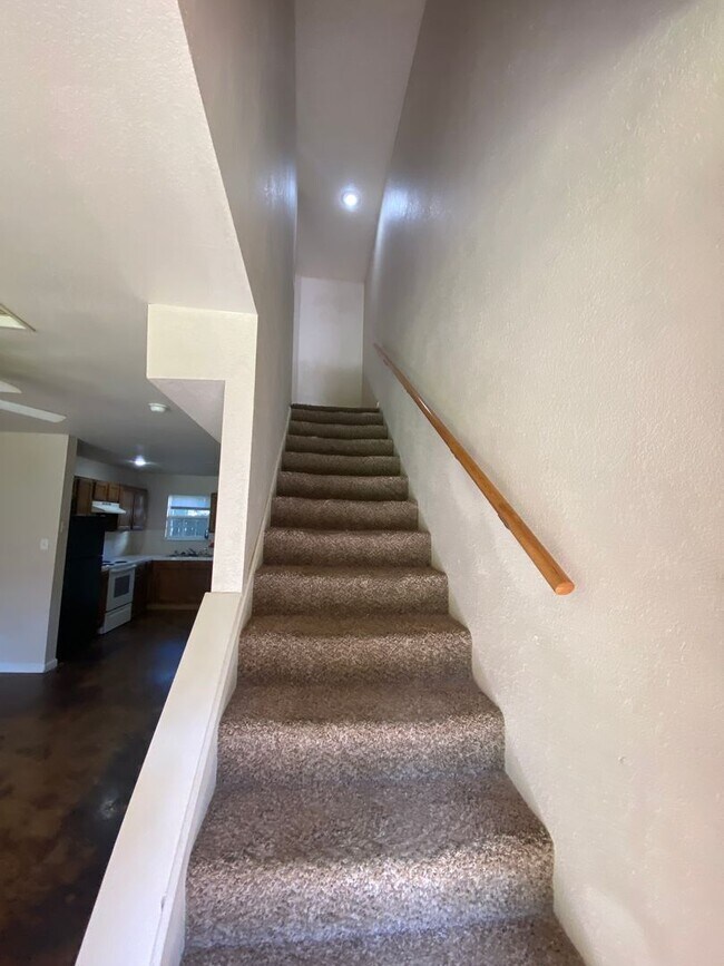 Building Photo - 1723 W Matthews Ave