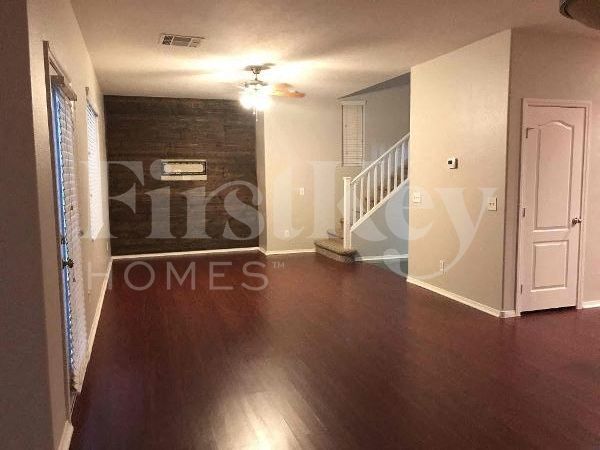 Building Photo - 10828 Avenzano St