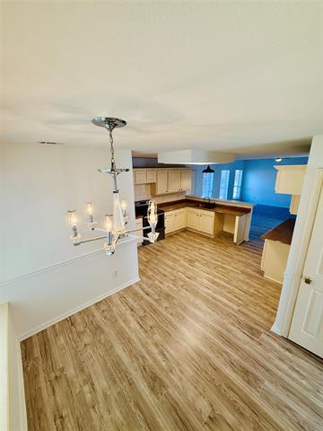 Building Photo - 830 San Jacinto Dr